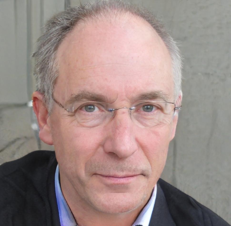 Aurelio Vázquez, Director Financiero